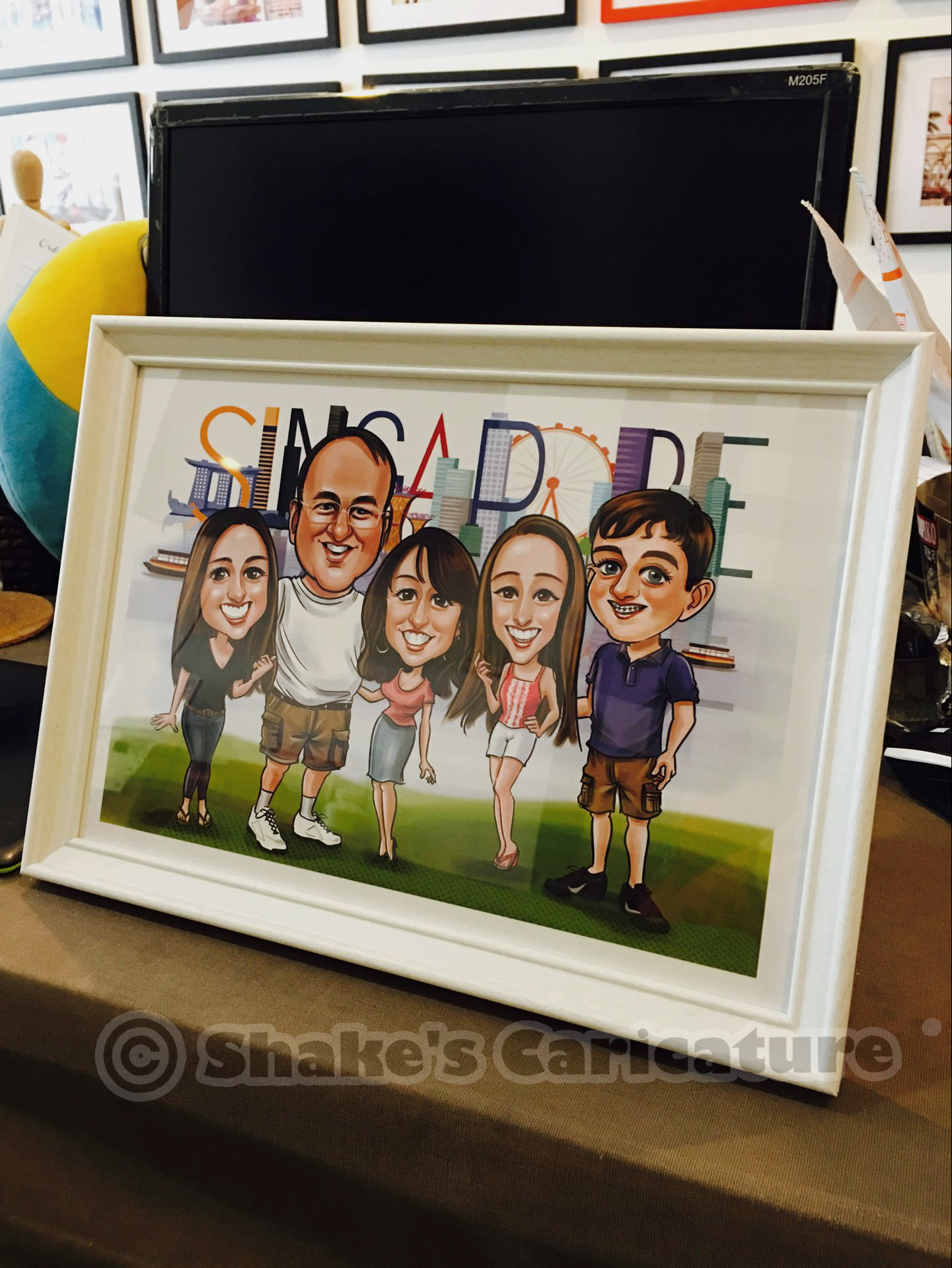 Singapore caricature_Singapore skyline_family caricature_farewell gift3